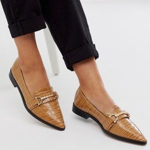 Women's flats US 11